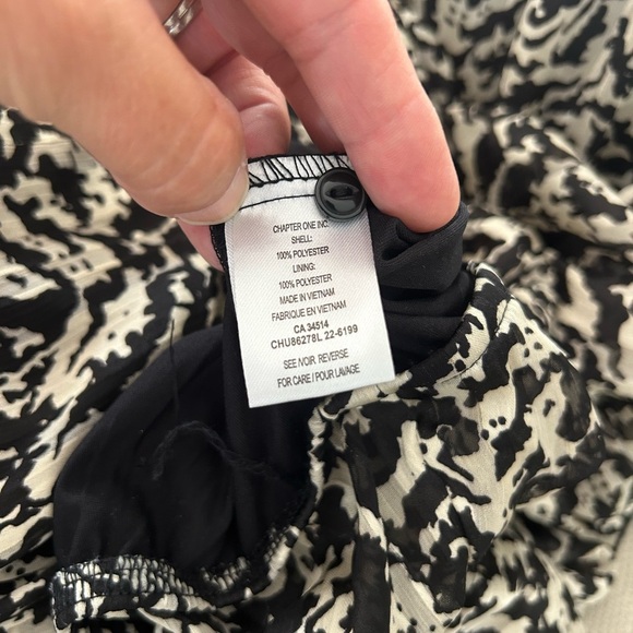 Tamara Black and White Print Bubble Blouse Size 1X - Picture 9 of 10
